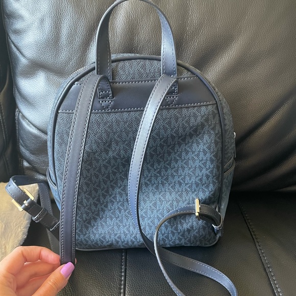 MICHAEL KORS Gradient Coating Monogram  Daypack - Picture 2 of 8